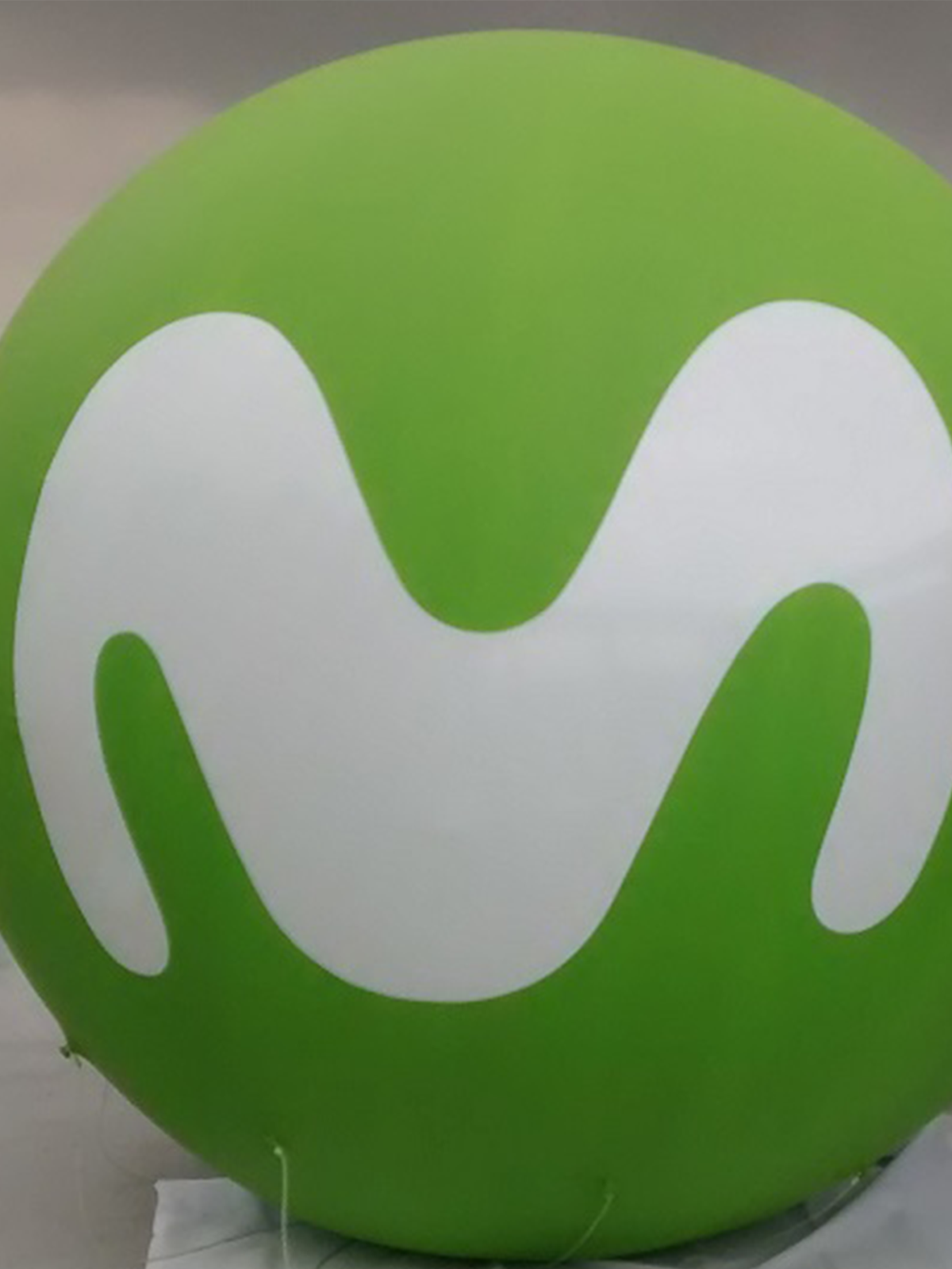 Esfera de helio gigante para la marca Movistar