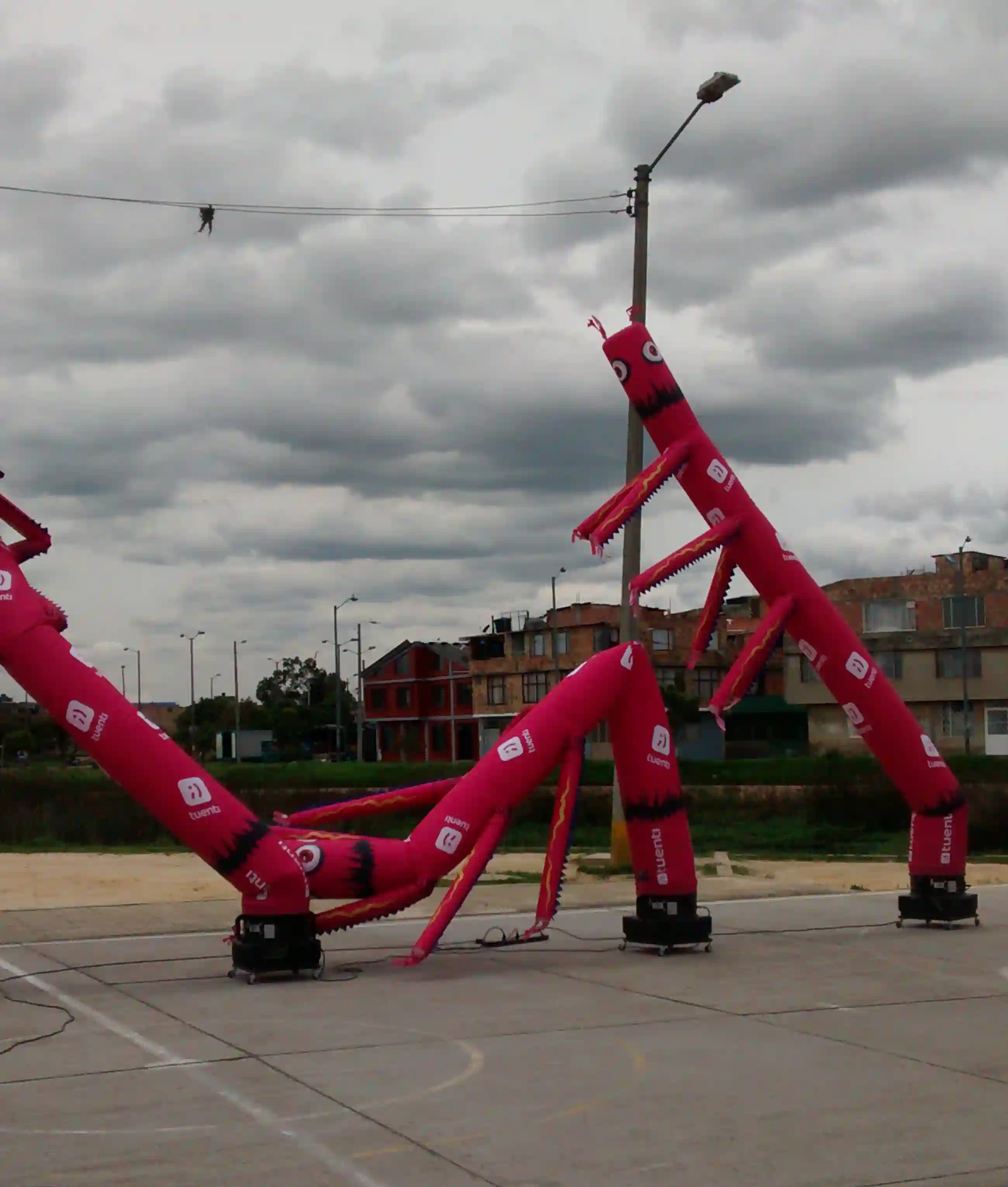 Inflables publicitarios con forma de Sky Dancer en movimiento