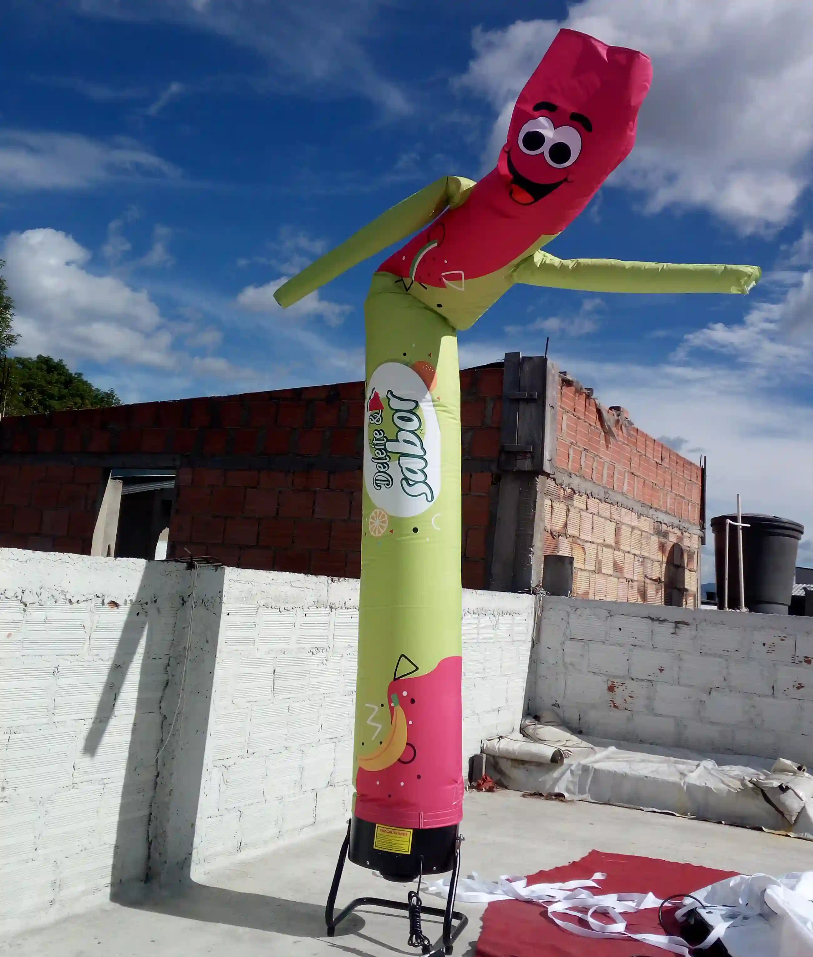 Inflable publicitario con forma de sky Dancer para restaurante Deleite & Sabor