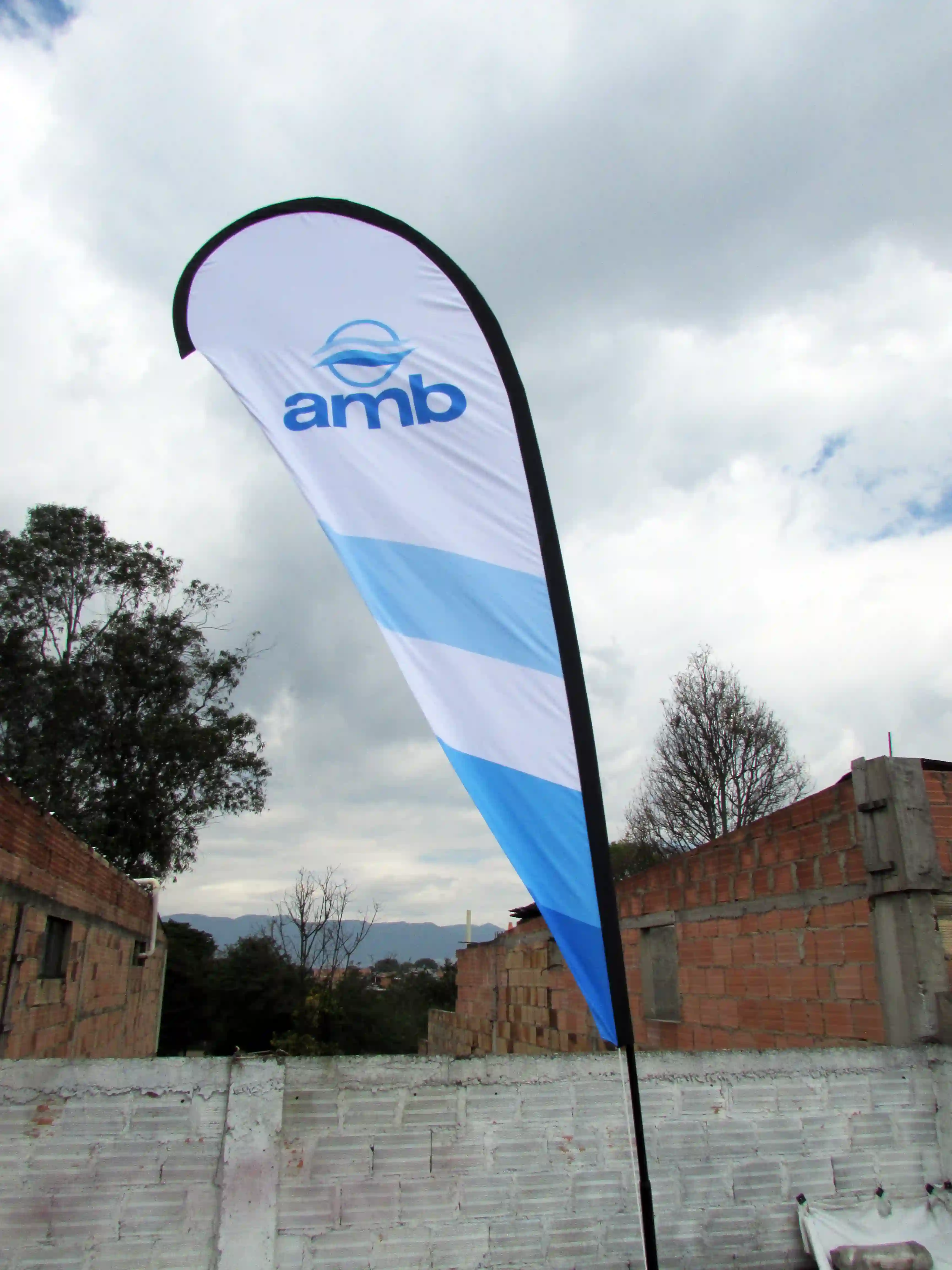 Banderín publicitario para la empresa amb